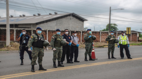 Desde este 24 de marzo, los militares asumen el control del cumplimiento del toque de queda y aislamiento social en Guayas. 