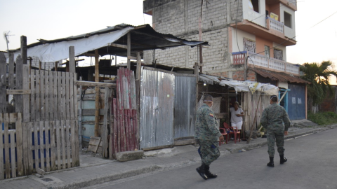 Los militares ya recorren las calles de la provincia de Guayas, donde funciona la zona especial de seguridad.