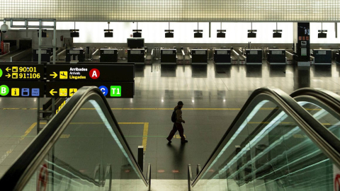 Imagen referencial  de la T2 del Aeropuerto Barcelona-El Prat, del 24 de marzo de 2020.