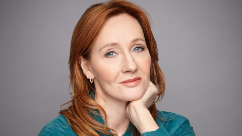 Imagen oficial de J K Rowling, la autora del universo Harry Potter.