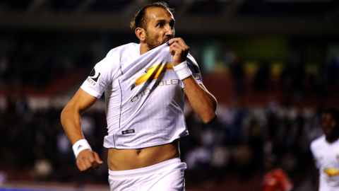 Hernán Barcos celebra un gol con la camiseta de Liga en 2017. 