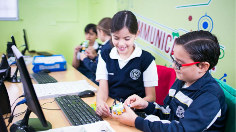 Colegios como el Liceo Panamericano de Guayaquil iniciarán clases de forma virtual el próximo 18 de mayo en la Costa. 