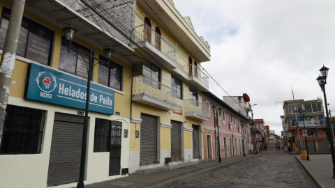 Parque central de la parroquia El Quinche, al nororiente de Quito, el 20 de marzo de 2020.