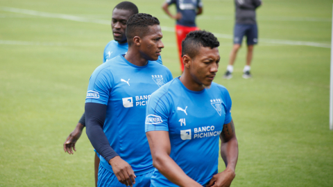 Los futbolistas de Liga de Quito, en un entrenamiento en el complejo de Pomasqui, el 21 de enero de 2020.