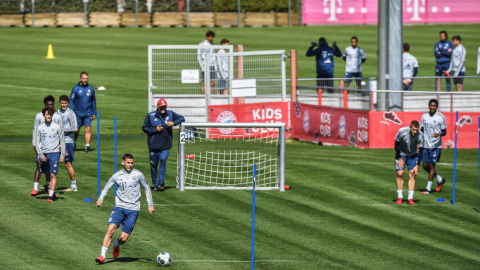 Los futbolistas del FC Bayern Munich, durante un entrenamiento el miércoles 6 de mayo.