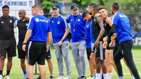 Los jugadores de Emelec, durante un entrenamiento, antes de la pandemia por el Covid-19.