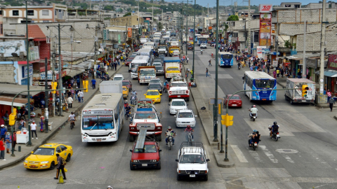 Vista panorámica de la zona conocida como la Entrada de la 8, al noroeste de Guayaquil, el 20 de mayo. 