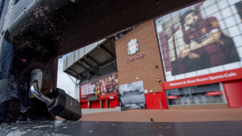 Una vista general de la puerta cerrada en el estadio Liverpool FC, en Anfield, Gran Bretaña, el 23 de mayo de 2020.