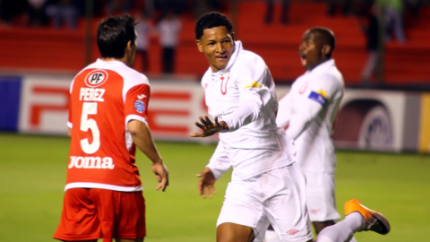 Ángel Cheme, antes conocido como Gonzalo Chila, celebrando un gol de Liga en el estadio Casa Blanca.