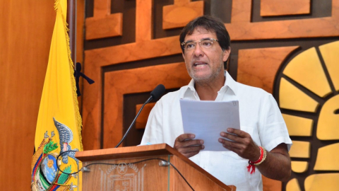 El prefecto del Guayas, Carlos Luis Morales, durante una rueda de prensa en la que se defendió de las denuncias de corrupción, el 1 de junio. 