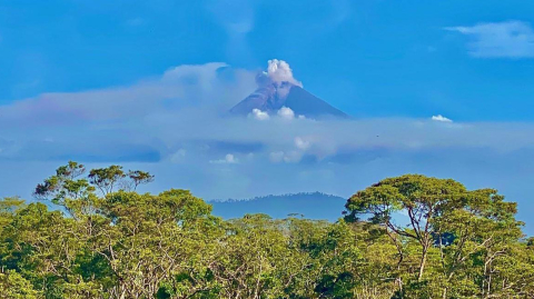 Imagen del volcán Sangay, ubicado en la Cordillera Real en Morona Santiago, el 11 de junio.