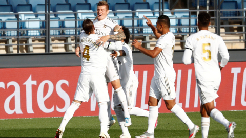 Los jugadores del Real Madrid celebran uno de los goles ante el Eibar, el 14 de junio de 2020.