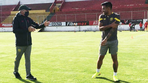 Darío Tempesta, en su primera práctica con Aucas en el estadio Gonzalo Pozo Ripalda, el lunes 15 de junio.