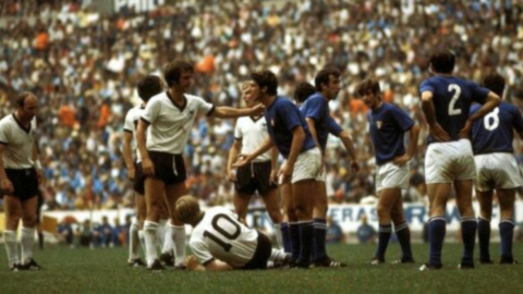 Italia y Alemania se enfrentaron en el estadio Azteca en el 'Partido del siglo'. 