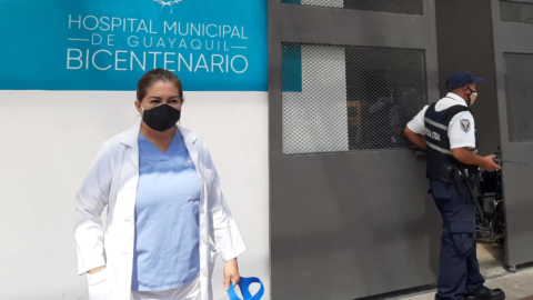 Julieta Sagnay en el Hospital Bicentenario de Guayaquil, el 12 de junio de 2020.