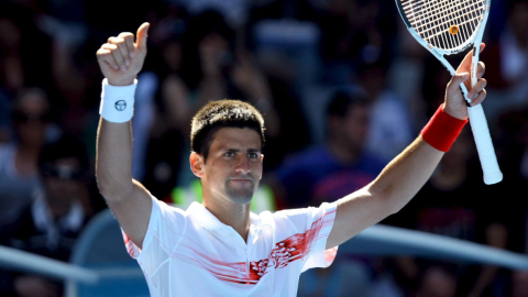 El tenista serbio Novak Djokovic festeja una victoria en 2019.