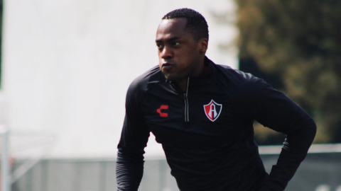 El jugador ecuatoriano Renato Ibarra en un entrenamiento con el Atlas.