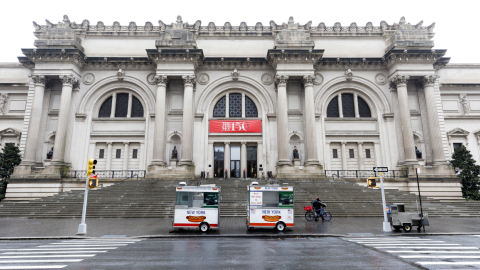 La entrada principal del Museo Metropolitano de Arte de Nueva York, Estados Unidos, el 13 de abril de 2020.