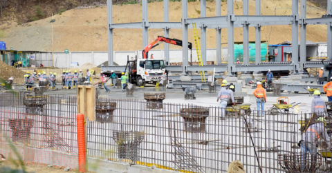 La construcción del hospital de Bahía de Caráquez, al norte de Manabí, tiene un avance del 45%. 