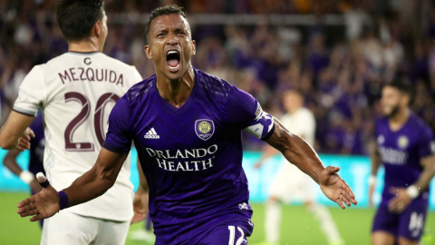 En la imagen el delantero portugués Nani, que festeja un gol  con el Orlando City.