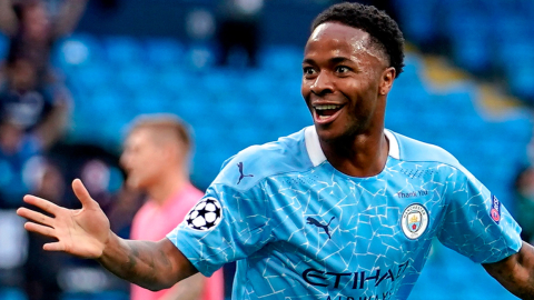 Raheem Sterling del Manchester City celebra después de anotar el 1-0 frente al Madrid, este viernes 7 de agosto.