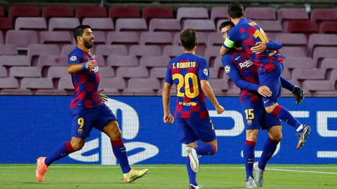 Los futbolistas del FC Barcelona festejan el gol de Messi, el sábado 8 de agosto de 2020.