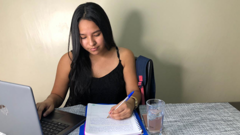 Una estudiante de la Universidad Estatal de Guayaquil el pasado 10 de julio de 2020.