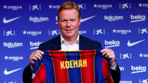 El ex jugador holandés del FC Barcelona, Ronald Koeman, durante el acto de presentación celebrado esta tarde como nuevo entrenador del primer equipo del FC Barcelona.