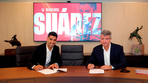 Este viernes 25 de septiembre, Luis Suárez firmó su contrato por dos temporadas con el Atlético Madrid.