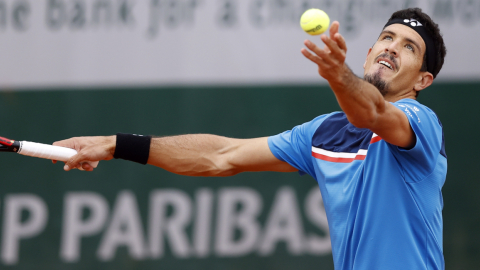 Emilio Gómez durante su partido de primero ronda de Roland Garros ante el italiano Lorenzo Sonego, el lunes 28 de septiembre de 2020.