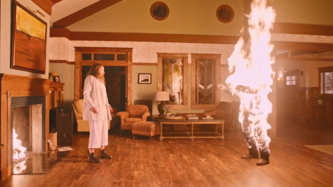 Escena de "Hereditary", el gran filme de horror escrito y dirigido por Ari Aster.