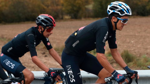 El ciclista ecuatoriano del Inneos Richard Carapaz durante la tercera etapa de la Vuelta a España, entre Lodosa y Laguna Negra.