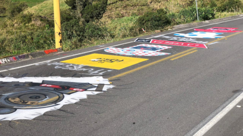 Las imágenes que se pintaron en la vía Julio Andrade el Carmelo, frente a la casa de los papás de Richard Carapaz.