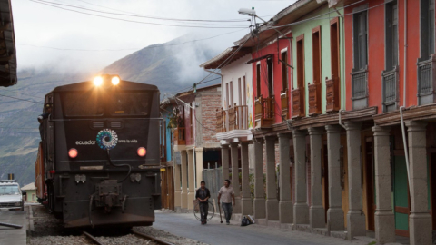 Una imagen del "Tren Ecuador" en la región interandina, el 6 de julio de 2014.