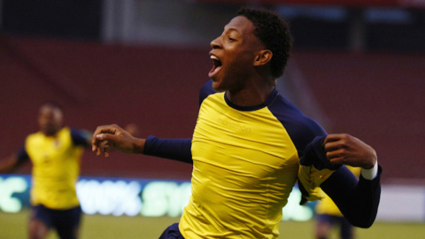 Gonzalo Plata celebra su gol ante Colombia, por la tercera fecha de las Eliminatorias, el martes 17 de noviembre de 2020.