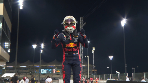 Max Verstappen celebra su victoria en Abu Dhabi, el domingo 13 de diciembre de 2020.