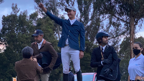 Iván Christiansen durante la premiación del Campeonato Nacional de Equitación 2020.