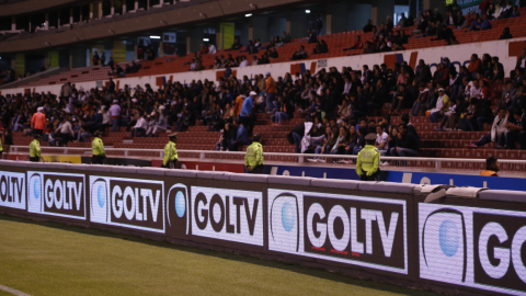 GolTV transmite el campeonato ecuatoriano desde 2018. En el primer año firmó contrato con todas las operadoras de cable, incluida CNT. En 2020 solo mantiene acuerdo con DirecTV. 