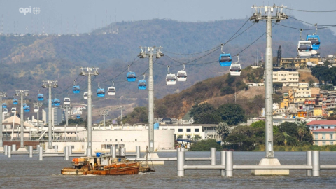 Vista general de las cabinas de la Aerovía, que une a Guayaquil y Durán.