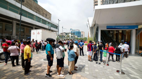 La mañana del lunes 21 de diciembre de 2020 se inauguró en Guayaquil la Aerovía, el primer servicio de transporte aéreo del país, que une la ciudad con Durán.