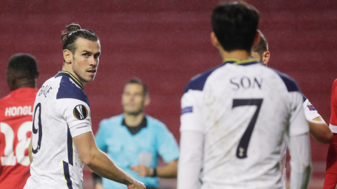 Gareth Bale disputando un partido con el Tottenham de Inglaterra por Europa League, en agosto de 2020.