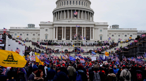 Escenas del asalto de un grupo de seguidores de Donald Trump, al edificio del Congreso de Estados Unidos, en Washington, el 6 de enero de 2020.