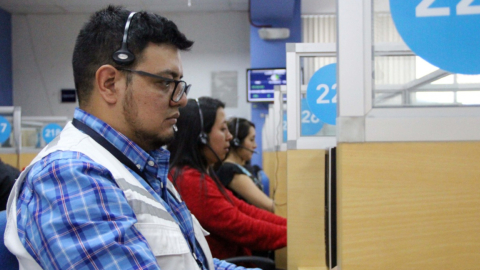 Trabajadores del call center de CNT durante una jornada de trabajo, el 13 de enero de 2021.