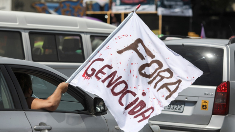 Ciento de brasileños participaron en una caravana en contra del presidente de Brasil, Jair Bolsonaro, el 23 de enero de 2021. 