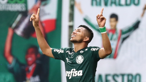 Rony celebra un gol ante Bolívar, por Copa Libertadores, el 30 de septiembre de 2020, en Brasil.