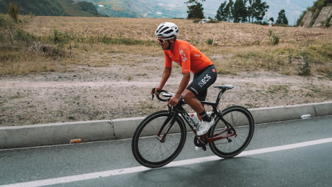 Richard Carapaz en un entrenamiento en las rutas del Carchi, en febrero de 2021. 