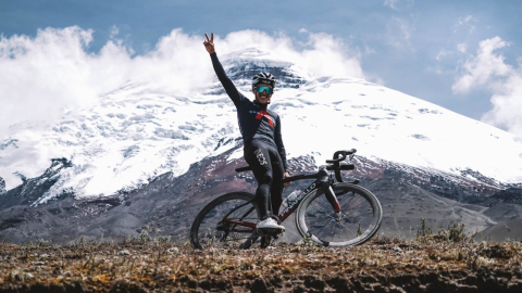 Richard Carapaz, en su entrenamiento por el volcán Cotopaxi, en febrero de 2021.