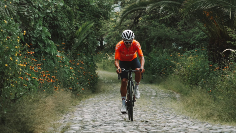 El ciclista ecuatoriano, Richard Carapaz, en uno de sus entrenamientos en Ecuador.