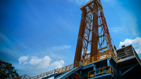 Una torre de perforación durante las operaciones petroleras en el bloque 43 ITT, ubicado en la provincia de Orellana, en mayo de 2020.