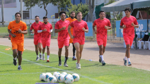 Los futbolistas de Ayacucho, durante un entrenamiento en su complejo deportivo, el 3 de marzo de 2021.